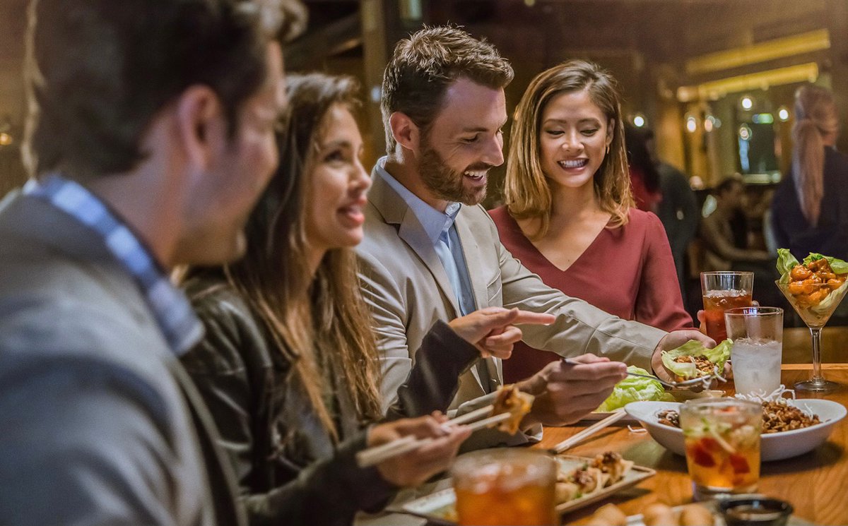 Let the weekend shenanigans begin with some deliciousness from @pfchangs and good company from <a href="/Myseatcheck/">Seatcheckapp</a> 

Click 👇🏻to SEAT. EAT. MEET
iOS - goo.gl/i7mbvX
Google play - tinyurl.com/ya3zuvmy

#seat #eat #meet #nevereatalone