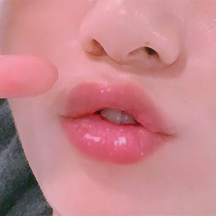 THEJKLIPS's tweet photo. soft and delicate lips of jeon jungkook. https://t.co/MtBT5aQpKq