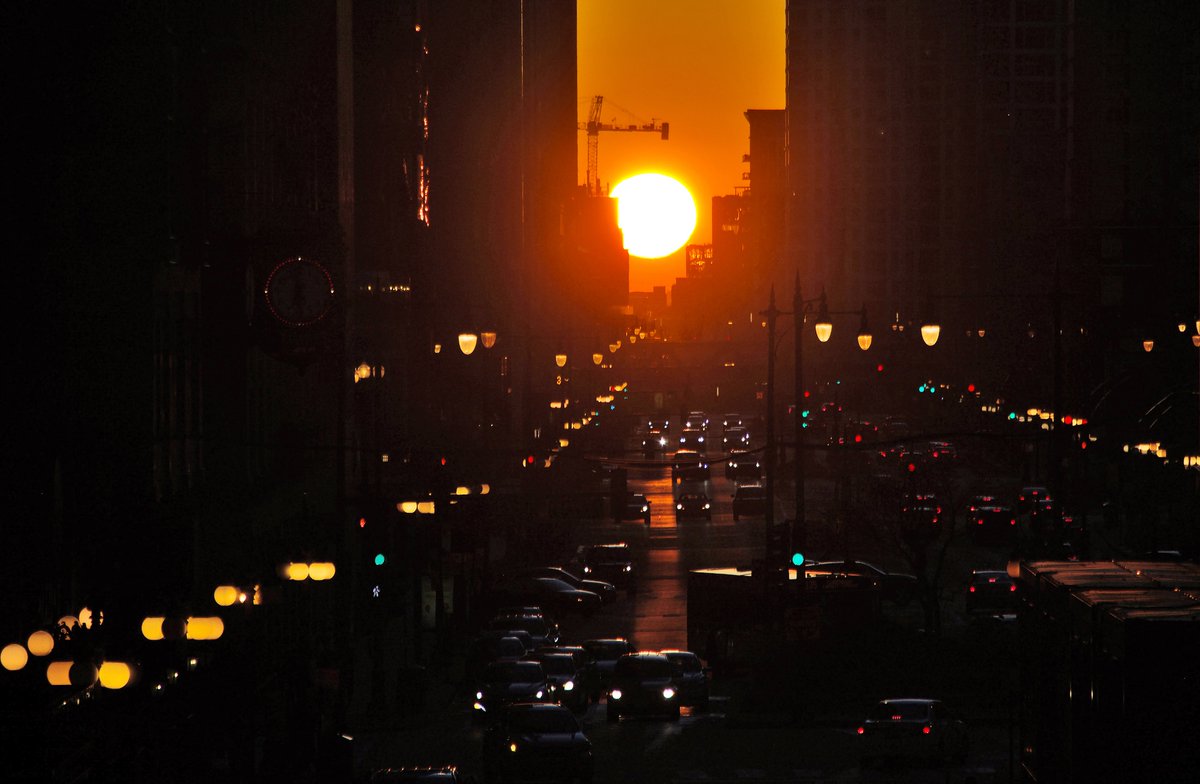 sunset on Wacker Drive  #ChicagoHenge 🌞