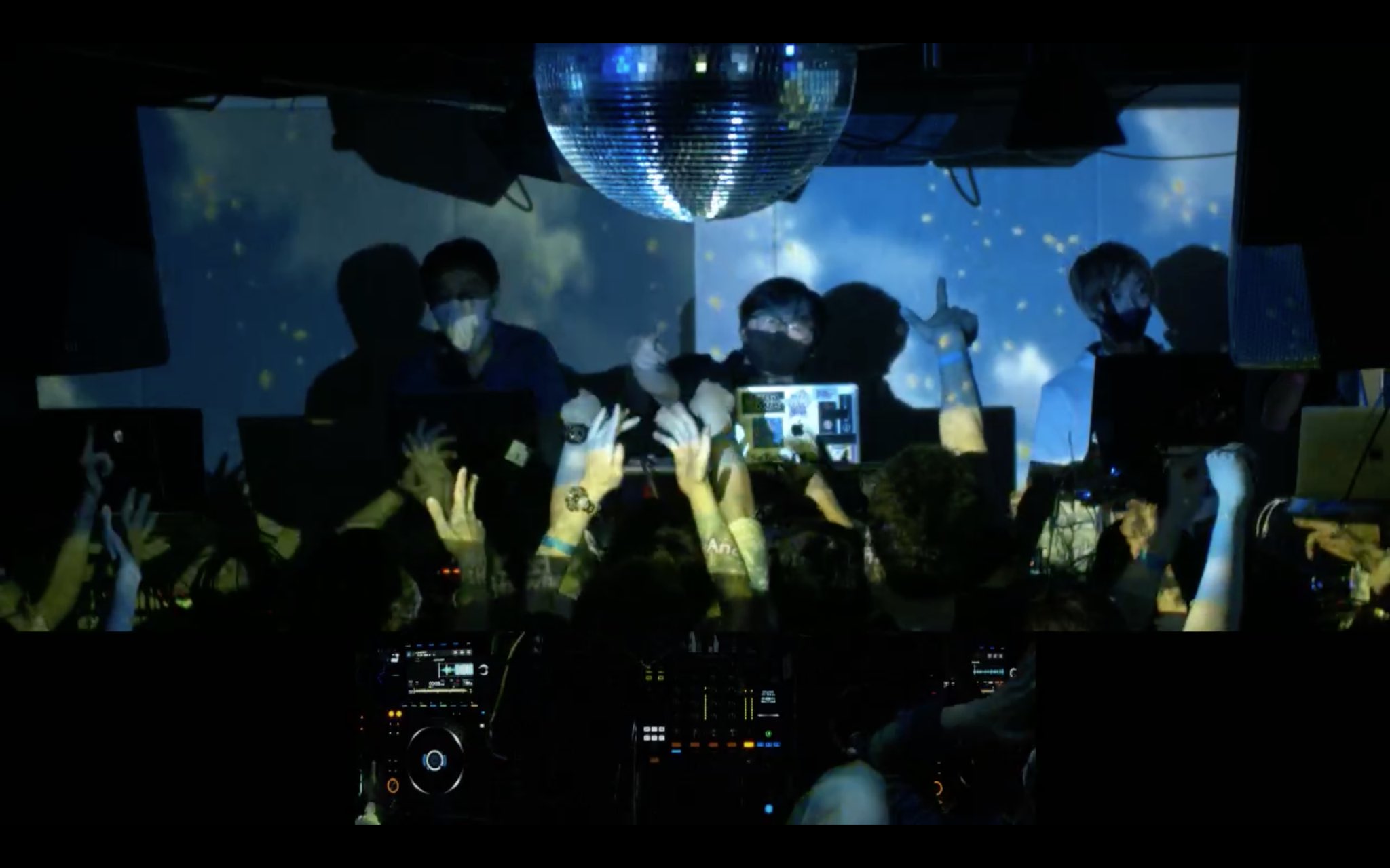 しゃけ 21 03 お家クラ Final 秋葉原mogra 現地で 配信で 参加してくれた皆さん 本当にありがとうございました 流した曲たちです 盛り上がってくれて本当にありがとう 俺はあの景色を一生忘れないし きっとお家クラは終わらない