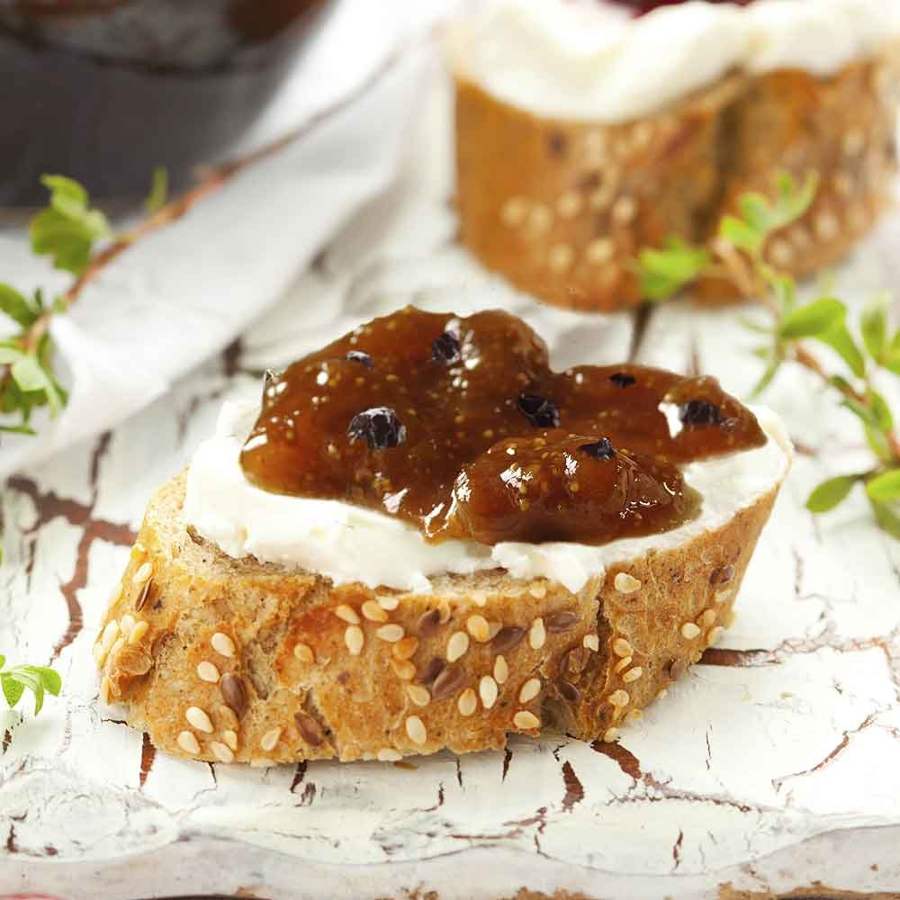 le combo chèvre + du sucré comme le miel, la confiture etc = 𝐦𝐚𝐬𝐭𝐞𝐫𝐜𝐥𝐚𝐬𝐬(genre pain toasté, chèvre frais + confiture de figue)