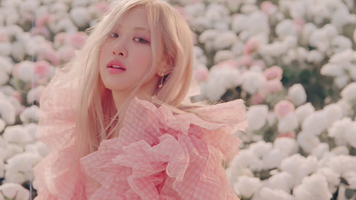 Bạn là fan của BLACKPINK và Rosé? Bạn sẽ thích nhiều bức hình về BP Locks, ROSÉ và ON THE GROUND tại đây. Bạn sẽ có nhiều lựa chọn cho màn hình khóa của mình. Hãy trải nghiệm những hình ảnh độc đáo này và thể hiện sự cảm kích của mình đến BLACKPINK và Rosé.