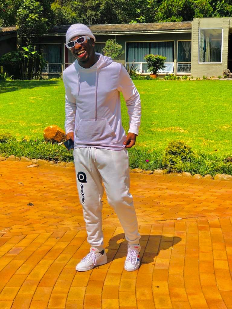 Ugly laughs worldwide 🌊✨