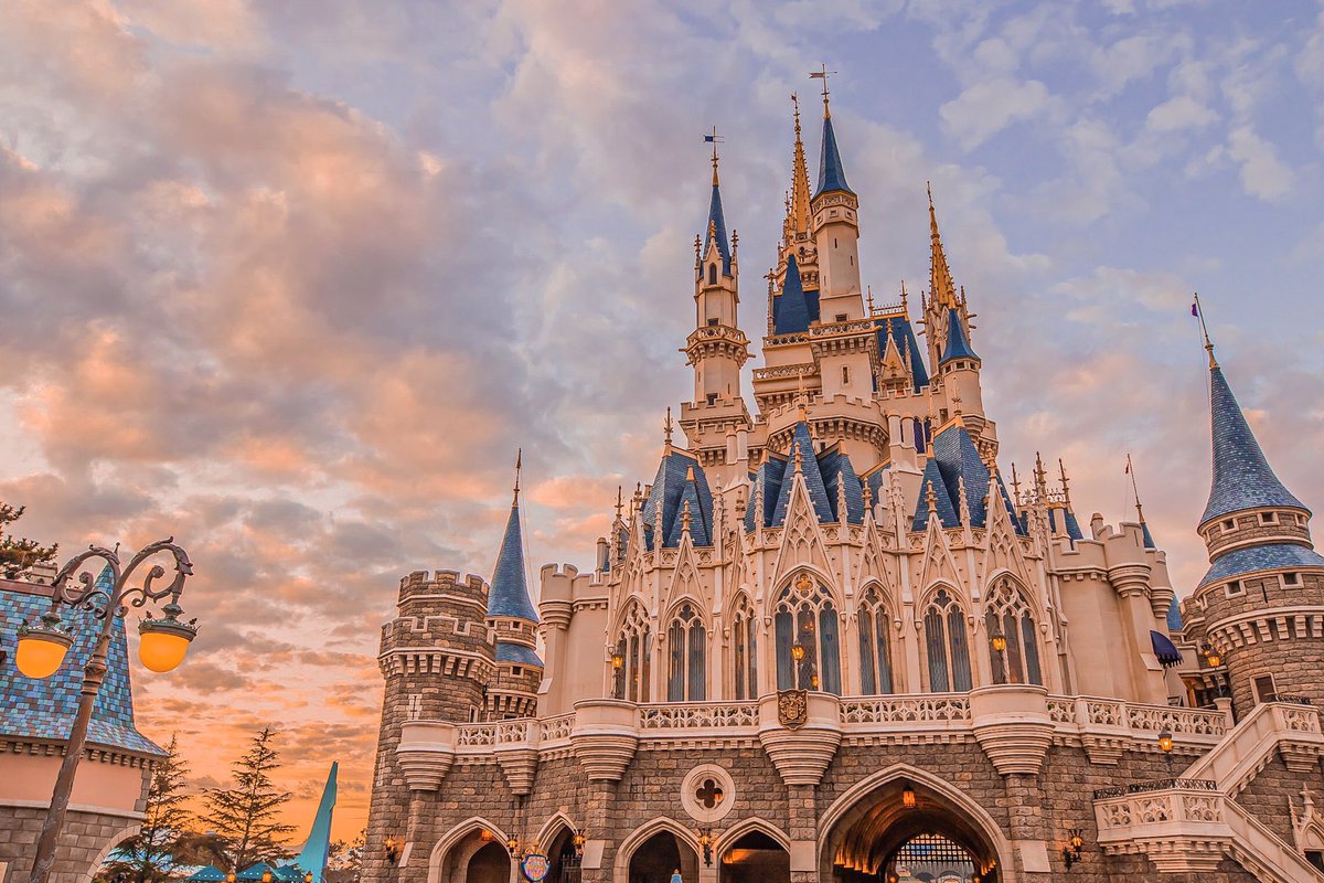 夕暮れ時の東京ディズニーリゾート 夕暮れ時の東京ディズニーリゾート
