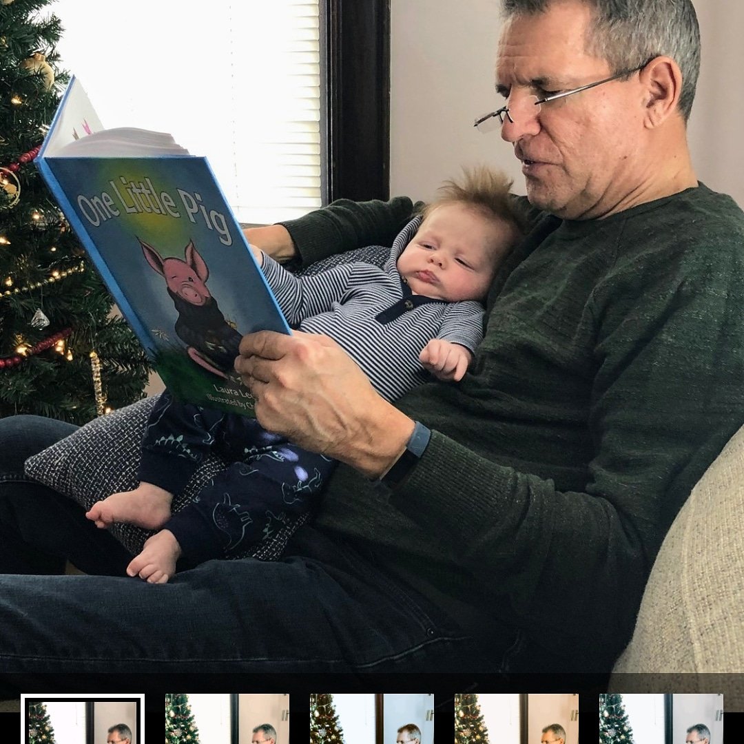 TheSantaSwitch's tweet photo. Reading with #kids fosters verbal skills &amp; #empathy! ❤ Cast your vote 4 award-winning #kidlit w/empowering messages here: https://t.co/R0UKmHXMjO #fedexsmallbizgrant #passionflowerpress #onelittlepig #Courage #dreambig #GoDucks https://t.co/YkhAIlfxWn