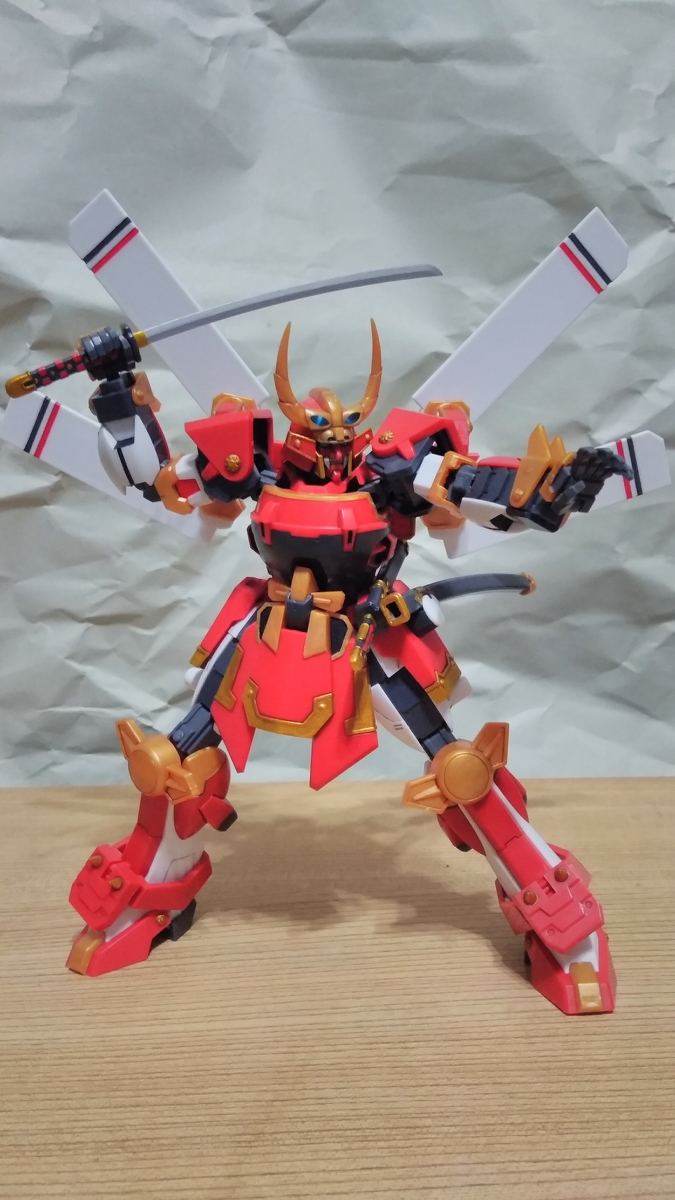 犬 フレームアームズ信玄完成 通常顔は口を小さくして若い顔に マスク顔は鬼の面頬を付けているイメージで口描いてみました デザインが完成され過ぎて下手に手出し出来ない このダサカッコ良さを活かす方向でやらないと上等な料理に蜂蜜だ フレーム