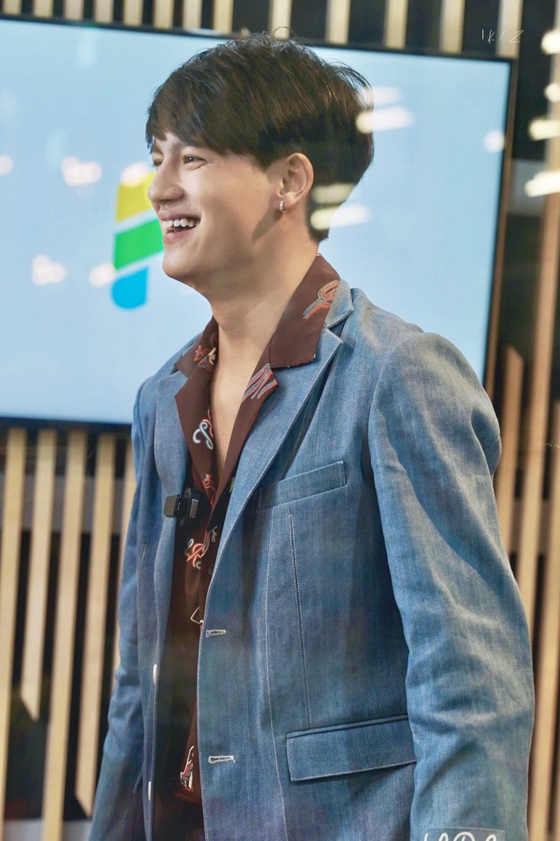 kz_kkkzzz's tweet photo. 📷：2021.03.19 ｜#IcePariss

#นาทีนี้LetsLove 🥰
-
#flexstation 
#kryztxlzssfw https://t.co/4lXwibvCmB