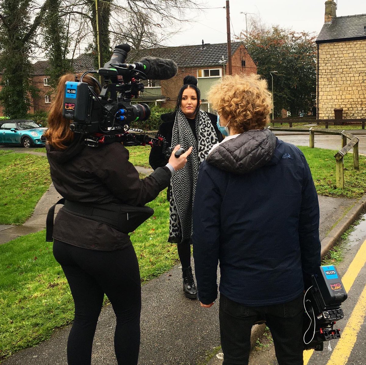 The episode I worked on for Rich House, Poor House is on tomorrow channel 5 @ 9pm!! You might caught me in my cameo as taxi driver too 🙊