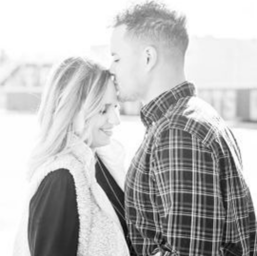 OvereasyEvents's tweet photo. Love is the most beautiful and moving thing in life. Sharing your heart with someone else is one of the most selfless things we do, and by embarking on the journey of life together we are continually giving and receiving. 

#NationalProposalDay #OvereasyEvents https://t.co/0vCwdFERCg