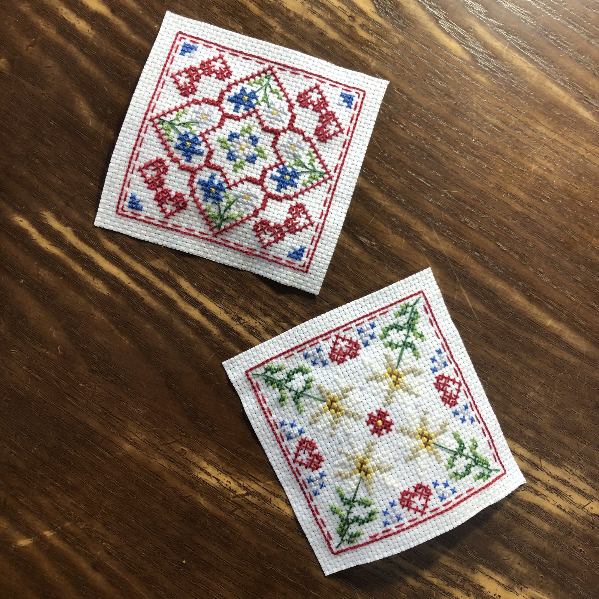 じょうじょう フランスの小さなお花のビスコーニュ 刺してて楽しい図案でした クロスステッチ ビスコーニュ Crossstitch T Co Bkgjmofe Twitter