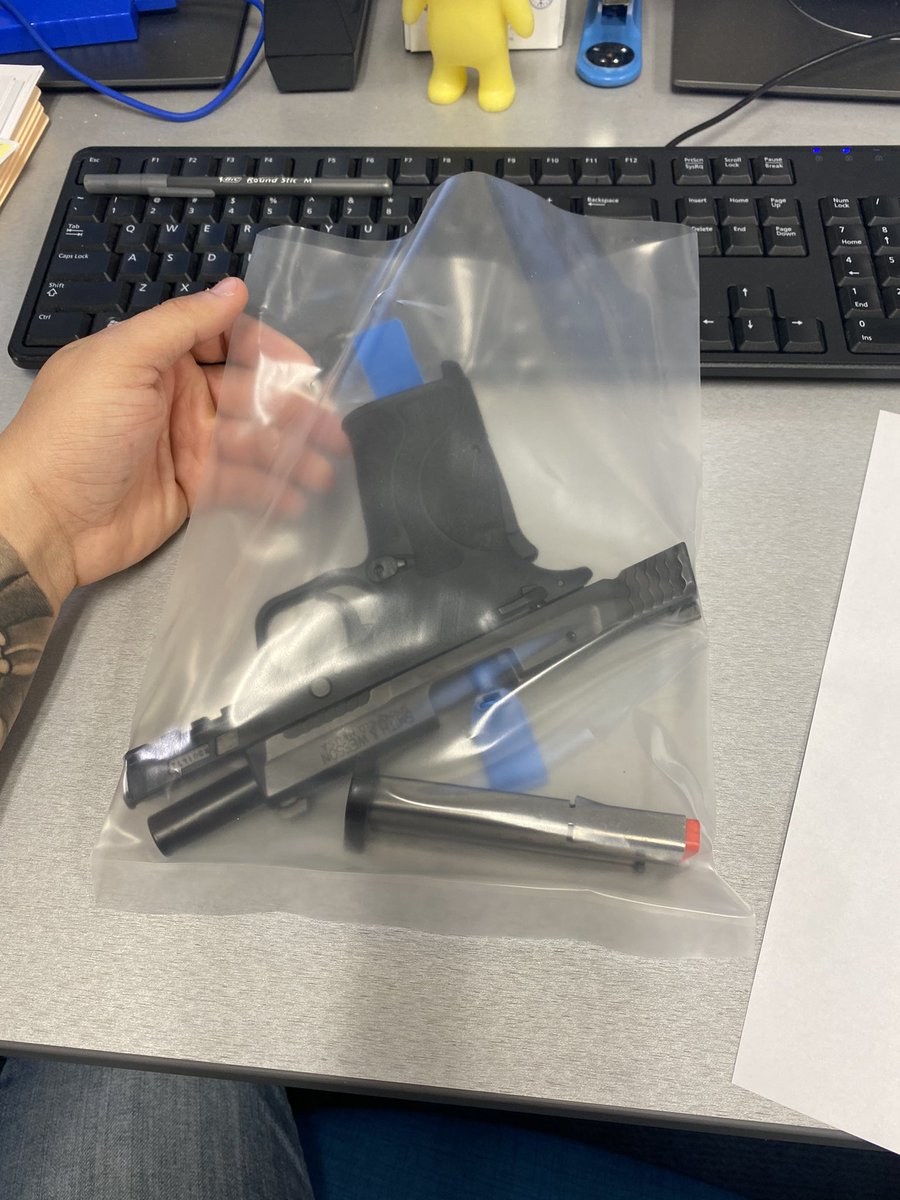 AAguilarMPD's tweet photo. This week, the men &amp; women of the @MiamiPD Tactical Robbery Unit, Felony Apprehension Team, &amp; Domestic Violence Apprehension team seized 3 illegal firearms. Two of the firearms were being carried by convicted felons. Great job, detectives! #OneLessGun x 3 https://t.co/KeAfsbggky