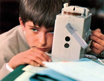 philippe_rouyer's tweet photo. À 23h55 sur @France5tv au #Cinémademinuit, #PatrickBrion propose le plus poignant des mélodrames, «L’incompris» (1966). #LuigiComencini cinéaste de l’enfance raconte le deuil bouleversant d’un petit garçon traumatisé par la mort de sa mère, que son père croit insensible. ⚠️😢 https://t.co/Rhap73fZKq