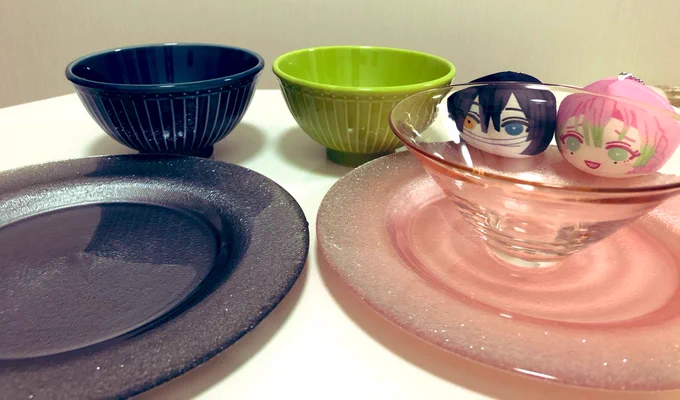 ひたっ…すら概念のおばみつ皿を集めたんだけど充実した1週間だった かわいい!テンション上がる!!縞々もキラキラもかわいい!!! 