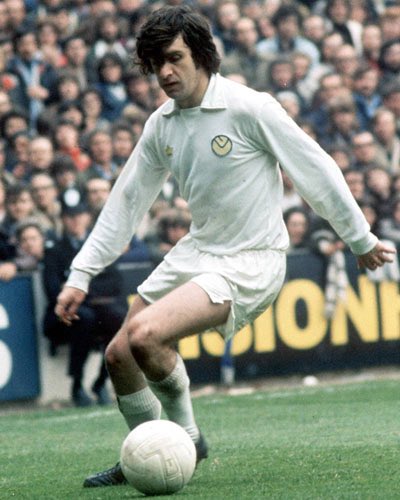 stuart_baird's tweet image. On my son’s 1st game at Elland Rd, when he was 6 we met #PeterLorimer - he lent down to James &amp;amp; said “you just wait til that first goal goes in son”. When it came he was delirious: hooked for life #lufc #RIPPeterLorimer #LeedsUnited #Scotland