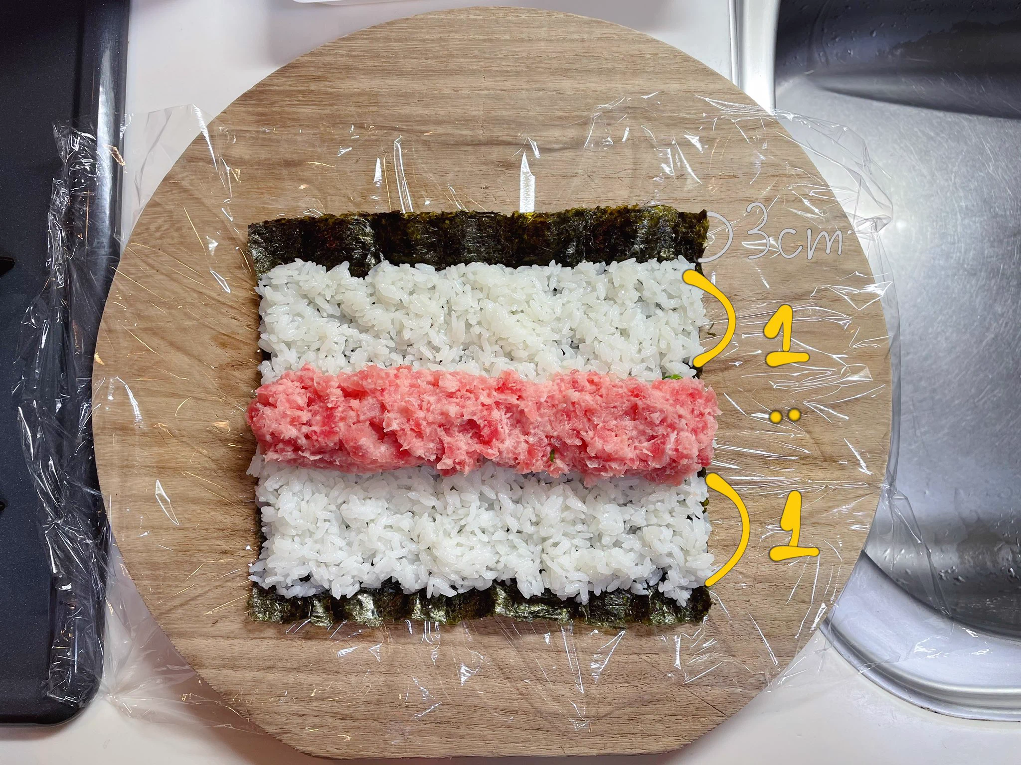 巻き簾が無くても大丈夫？！巻き寿司はラップでも作れちゃう！