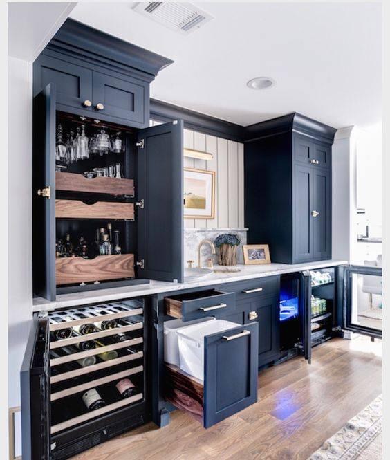 GreenerInspects's tweet photo. Now this homeowner went the extra mile with this wet bar set up. I would say it’s definitely prepared for a get together! #personalbar #interiordesign #greenerinspections https://t.co/QMYbMqgFT4