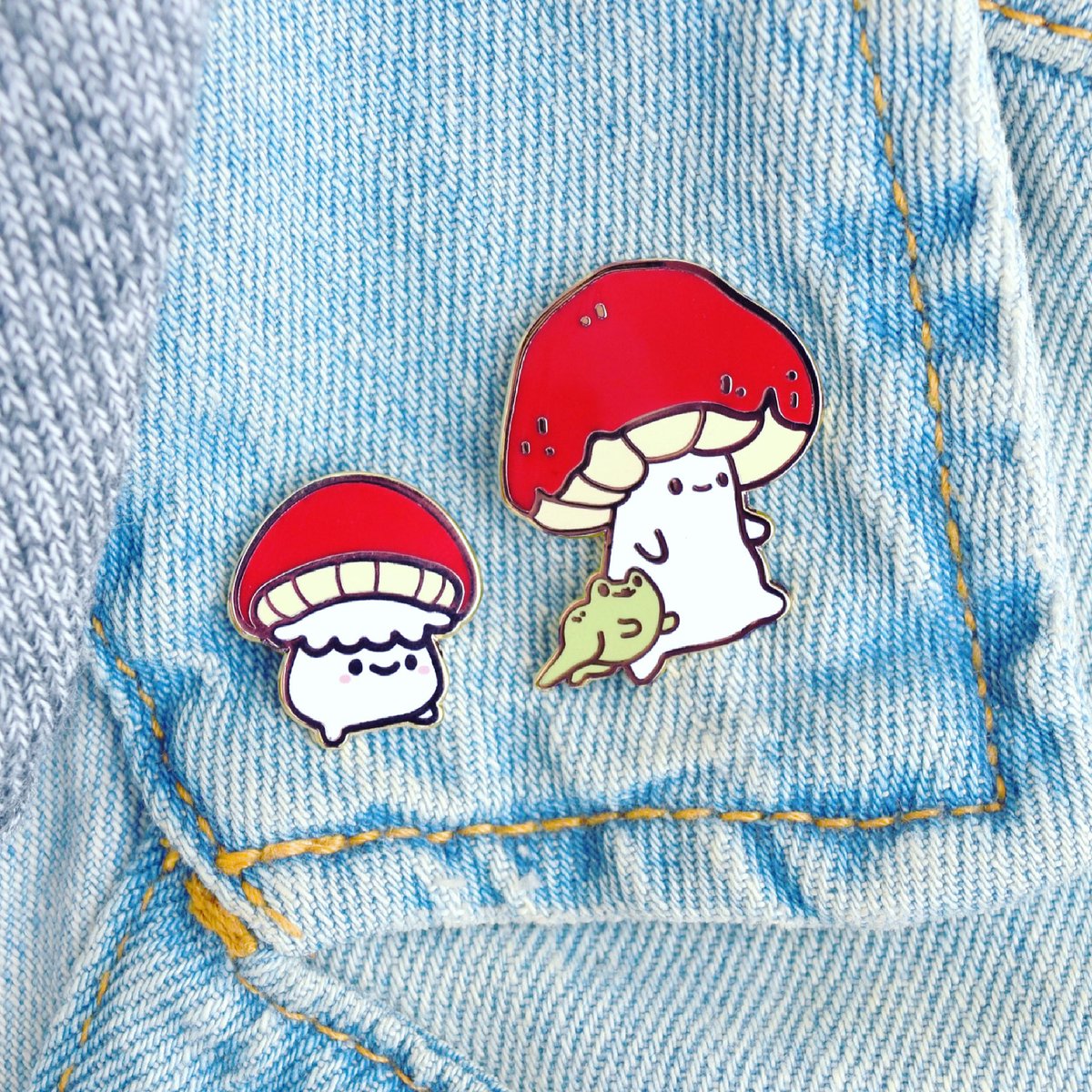 sugarxnova's tweet photo. some cute mushroom enamel pins for you. 🍄❤️ #CuteShare https://t.co/ihabHFDOMI