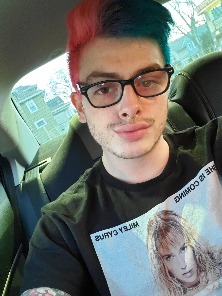 hausofnate's tweet photo. h-h-he ain't fuckin me? Then he ain't fuckin nothin bitch end of discussion #AsthmaPump https://t.co/iOorzp7y2k