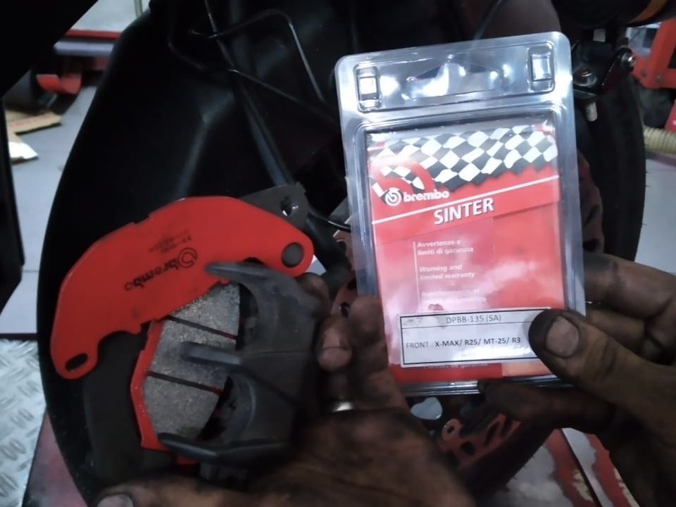 BREMBO Brake pads utk kaliper genuine XMax...

#brembooembrakepad #brembooembali #semangatmotorbali 

Hubungi:
Semangat Motor,
Jln. Sunset Road 33, Seminyak. 
Telp. 0361 8476777
WA. 0895-2355-3777