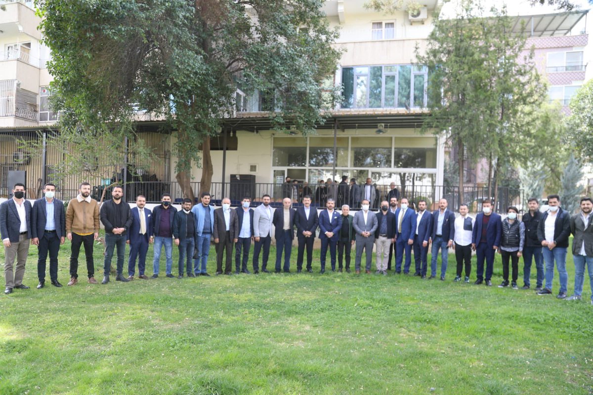kzldemirmahmut's tweet photo. Bugün güzel bir gün.
Şanlıurfa Fenerbahçeliler Derneğimizin olağan genel kurulunu gerçekleştirdik.

Oy birliğiyle şahsımı Başkan olarak seçen üyelerimize, yönetim kurulunda görev alan kıymetli ağabeylerime, dostlarıma teşekkürlerimi sunuyorum. 

Hayırlı olsun.
#BizFenerbahçeyiz https://t.co/SjIHpYewR8