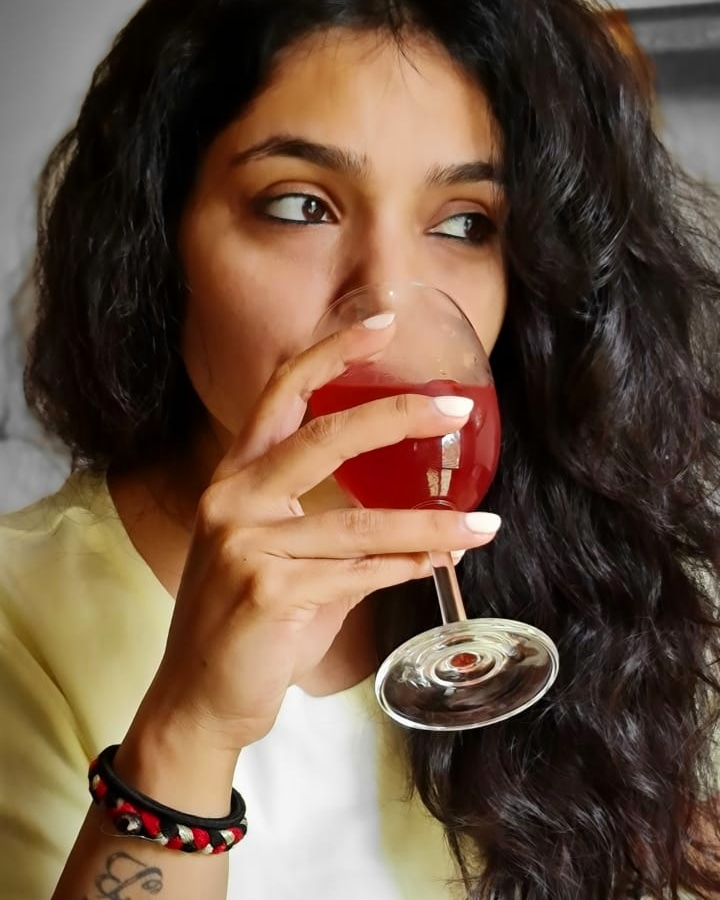 AanalKotak's tweet photo. Cheers to the #weekend after a tiring set of days. A good refreshing summer drink really goes a long way🌞🧊
.
.
.
#chefaanalkotak #aanalkotak #summer #chef #cheflife #food #foodie #drink #juice #mocktails #mocktail #welcomingsummer #cool https://t.co/NerH8eFTma
