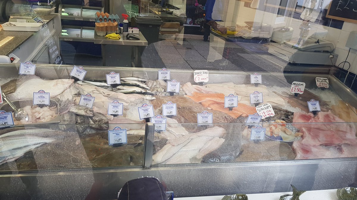 BeckyDavies01's tweet photo. Lush fish bought at my local fishmonger, doing my bit #shoplocal #KeepItLocal #Torbay #EatMoreFish #brixhamfish 🐟🦀 https://t.co/Wip7rqxHBm