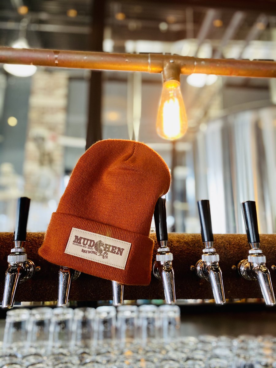 Sidewalk sale starts today at noon! First 50 customers to buy apparel will receive a free gift 🔥 #sale #brewery #saturdayfun #mudhenbrewingcompany