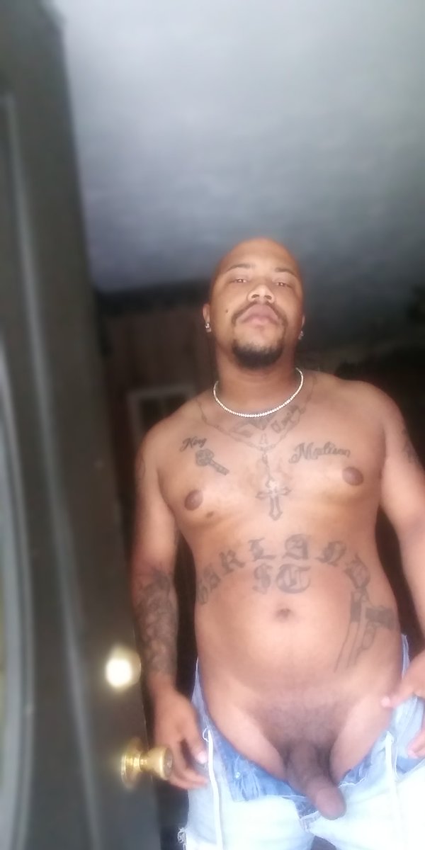 RickyTan108's tweet photo. What you gone do , if i answer the door like this? https://t.co/RlXp6mHpHL