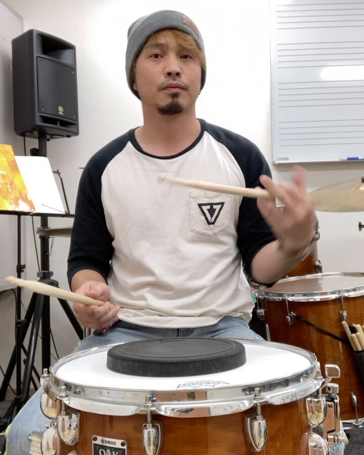 U16beat's tweet photo. 〜1日1ルーディメンツ〜
AAD38→♪=200
#willcoxon
#allamericandrummer
#毎日投稿
#everyday
#rudiment
#music
#ドラマー
#筋トレ
#湘南
#サーフィン
#surf
#circlejoint
#三寅
#yamaha
#zildjian
#lerni https://t.co/nXm0iFFsgM
