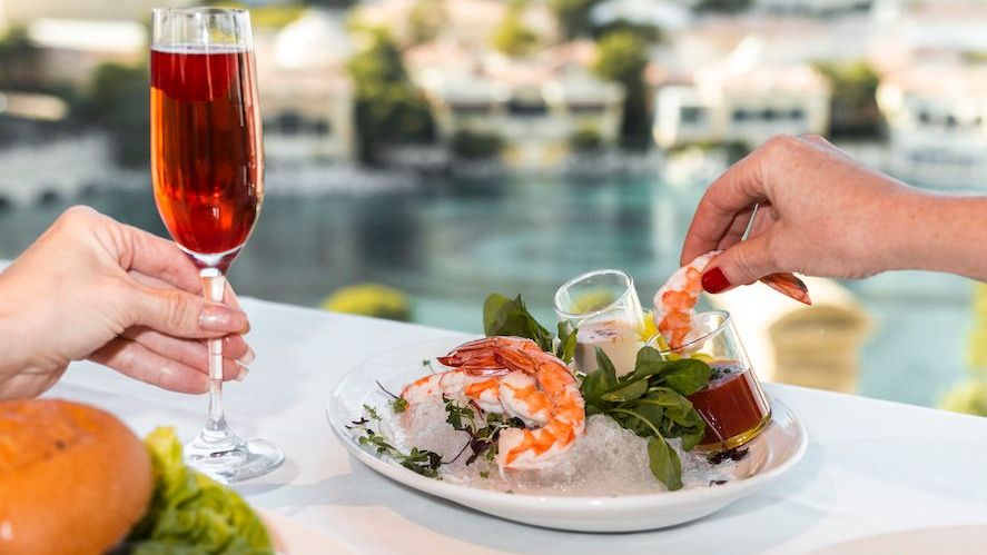 Ladies, let's brunch 🥂