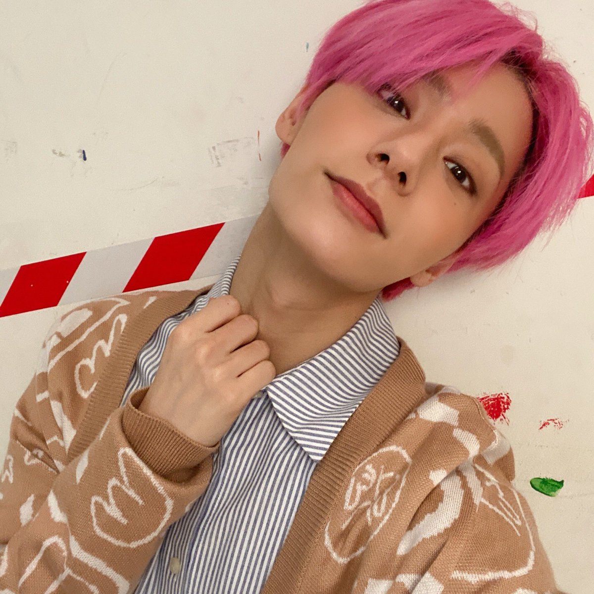 official_ONEUS's tweet photo. [#환웅]
더 스타 비하인드 나와서 
생각난 셀카들💖 예쁘게 
만들어주셔서 감사해요🙌 https://t.co/BAo3tvm20P