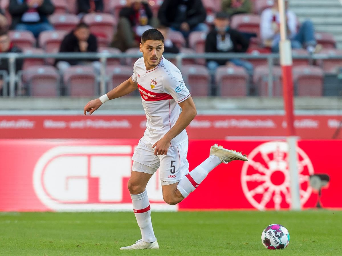 Konstantinos Mavropanos, 23, CB, - finally free from injuries- really quick (34.32 km/h)- pretty aggressive & relishes physical challenges- excellent progressive passing out of the defense- very active defender & likes to step out of the defensive line to put in a tackle