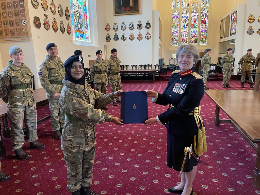 OCdt Thaufeeq (Maldives) presented with the best international award by today’s inspecting officer, Maj Gen Celia Harvey, Dep Comd Field Army
@Armydcfa
<a href="/MNDF_Official/">Maldives National Defence Force</a> 
<a href="/MariyaDidi/">Mariya Didi 🇲🇻</a> <a href="/RMASandhurst/">Royal Military Academy Sandhurst</a> <a href="/TheAFMA/">AFMA</a> <a href="/UKArmyOfficer/">British Army Officer Recruiting</a>
