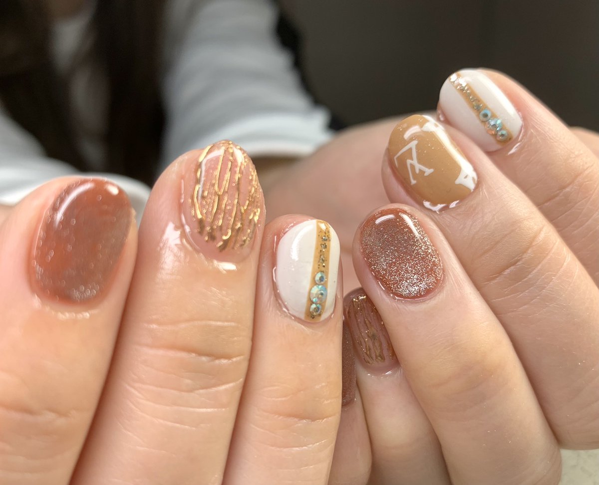 フィルイン専門店 西葛西ネイルサロン シェリール Cherir 西葛西 フィルイン専門店 シェリールです あさこ限定 アートし放題コース希望のデザイン持ち込み可 8 980円 5 980円 お客様がエステティシャンの為 短めに施術させていただきました