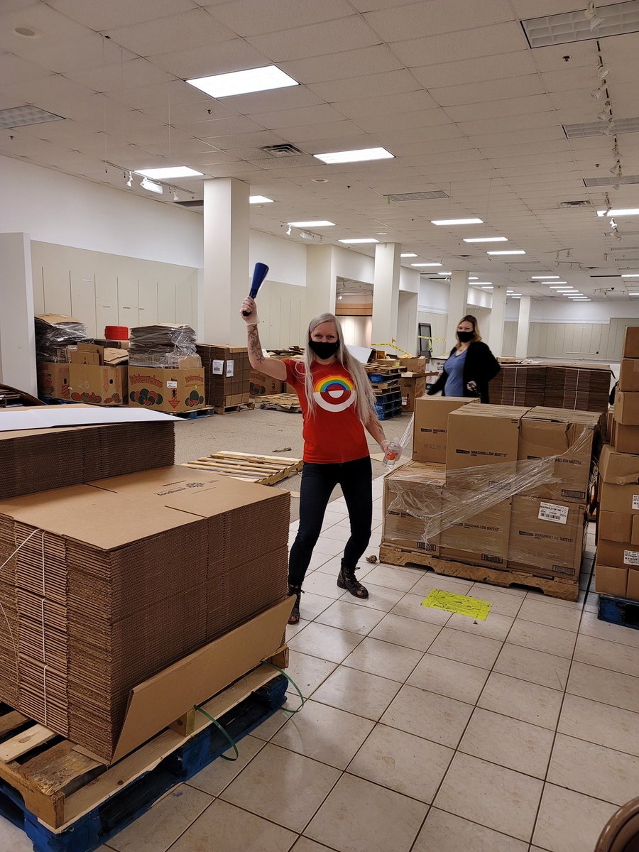 Sara (@saradurner) on Twitter photo What an amazing day of giving back to our community! Packing weekend food kits for kids at the Greater Lansing Food Bank!
#D137MakesADifference #TargetVolunteers #WorkSomewhereYouLove #T0616 <a href="/Kpatrick0310/">Kayla Patrick</a> <a href="/KristaC_0365/">Krista Collins</a> <a href="/AlainaAzar/">Alaina Neshewait</a> <a href="/Lreinke22/">Laura Reinke</a> @KeelyStump <a href="/LKusler/">Lyndon Kusler</a> <a href="/EricCar41089772/">Eric Carlson</a> What an amazing day of giving back to our community! Packing weekend food kits for kids at the Greater Lansing Food Bank!
#D137MakesADifference #TargetVolunteers #WorkSomewhereYouLove #T0616 <a href="/Kpatrick0310/">Kayla Patrick</a> <a href="/KristaC_0365/">Krista Collins</a> <a href="/AlainaAzar/">Alaina Neshewait</a> <a href="/Lreinke22/">Laura Reinke</a> @KeelyStump <a href="/LKusler/">Lyndon Kusler</a> <a href="/EricCar41089772/">Eric Carlson</a>