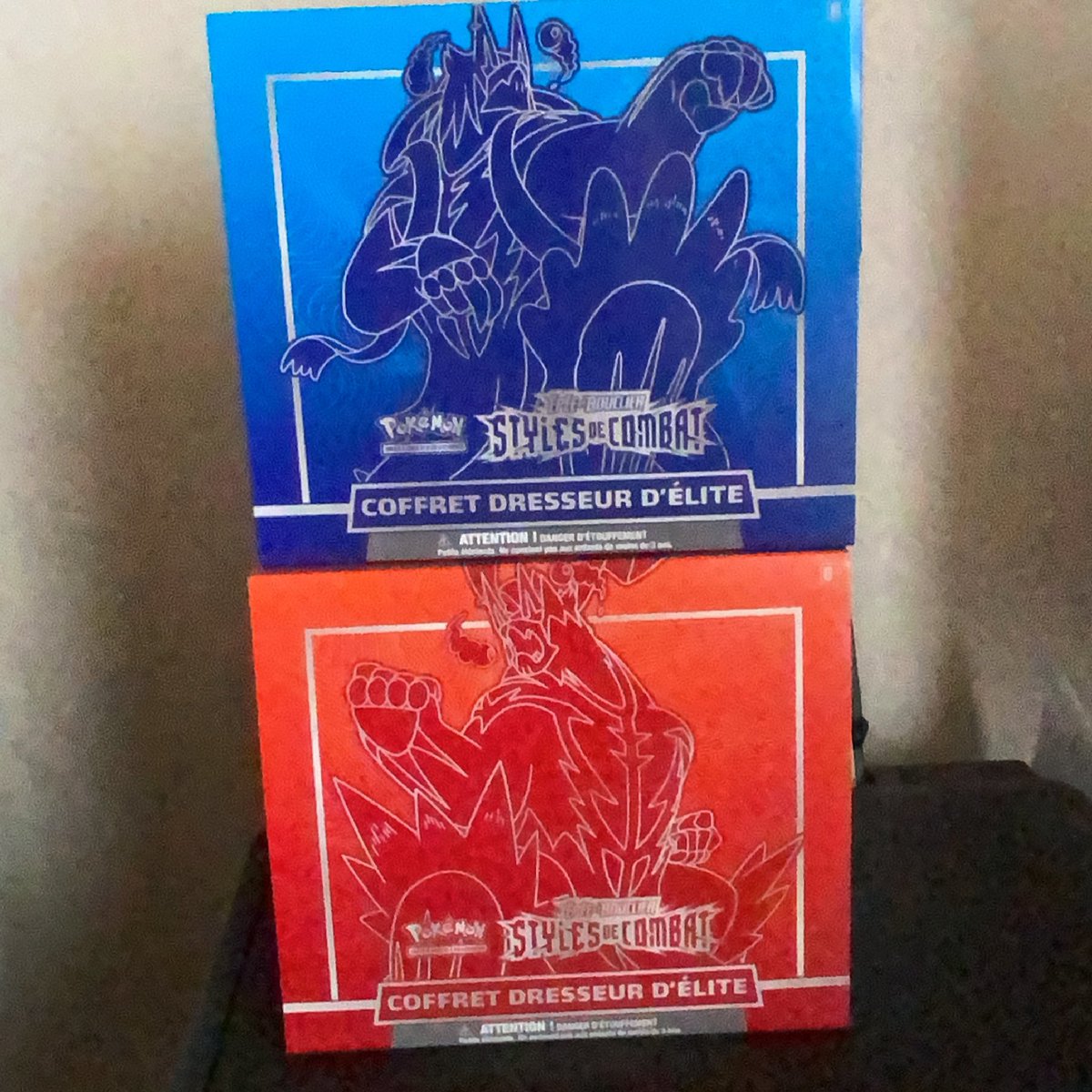 sapiktv's tweet photo. Rendez-vous ce soir à 21h sur https://t.co/ipiLinLfzh pour l’ouverture de ces 2 etb Pokémon «style de combat» #twitchfr #PokemonTCG #etbpokemon https://t.co/QTcEPIDs52