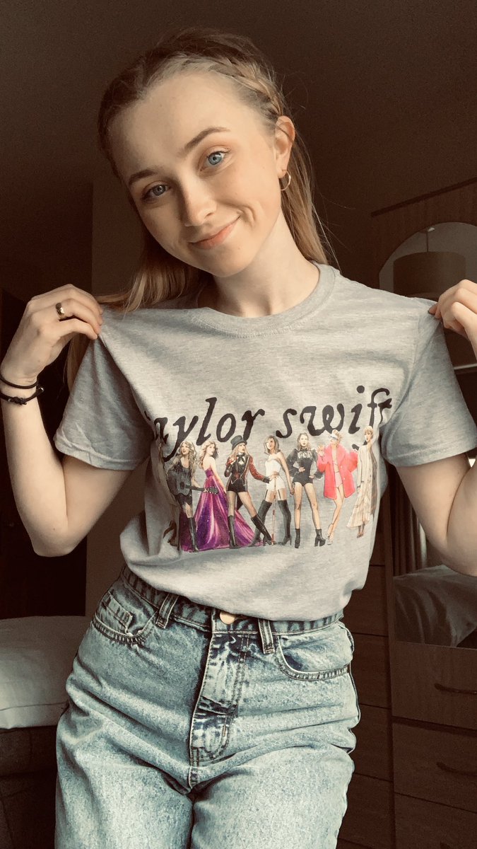 stationelevenn's tweet photo. @taylornation13 MY ERAS T-SHIRT ARRIVED! 😍 I love it!!! Ahh #erasmerch #taylorswift #folklore #evermore #lover #LostInTheMemory https://t.co/oF4FpB5afc