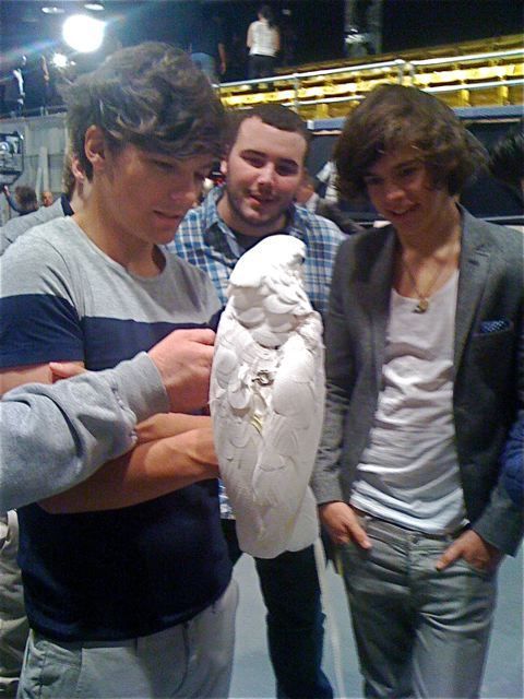 Louis & Harry FBI ໑̣🪩 tweet media