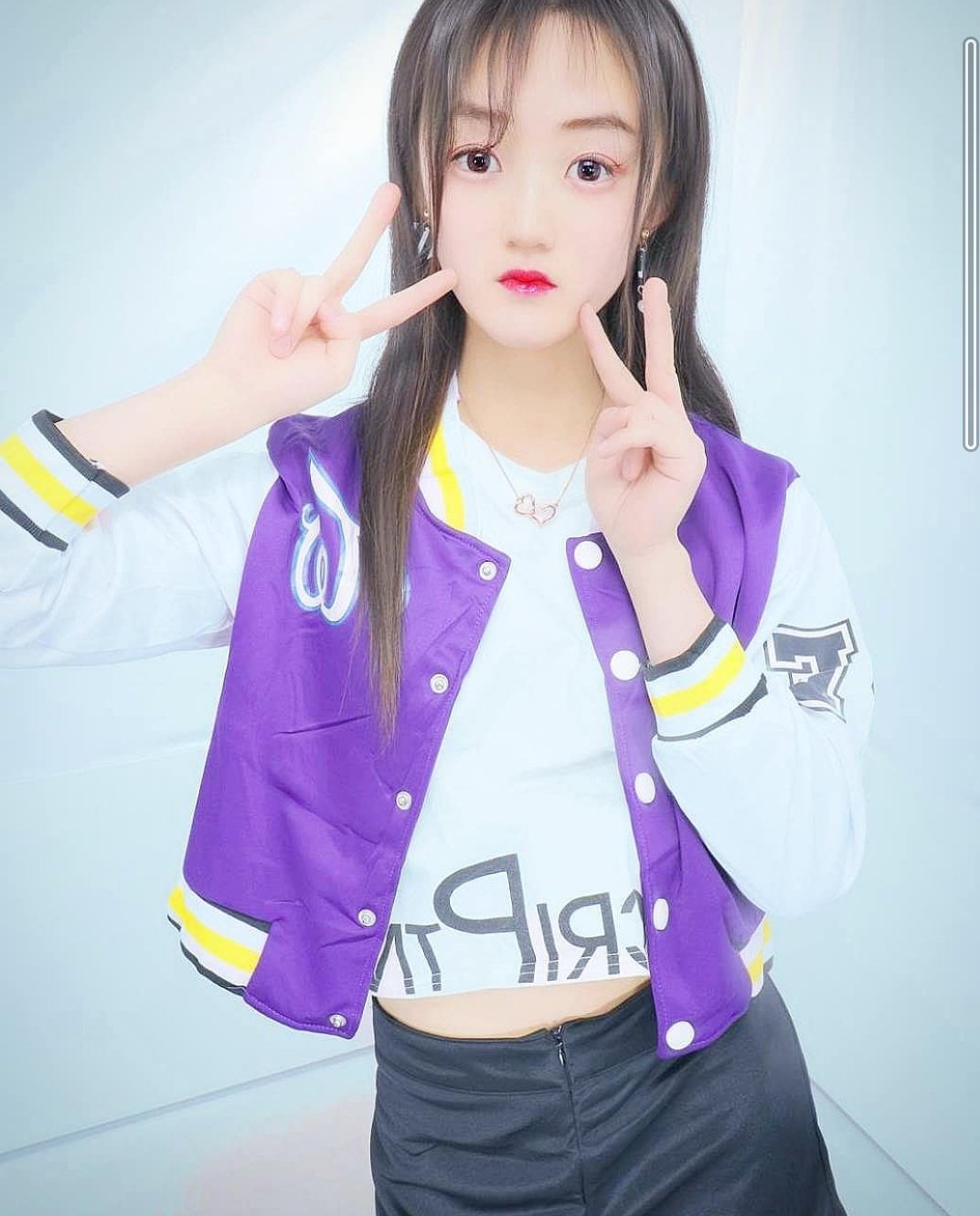 鳳之嬢貴 ゆき A Twitteren Dreampupupu Pupupu J 過去の垢やけどさㅋㅋㅋ もっと過去の垢おるけど 書き入れたらきりないし Id忘れとるしまあ ええかㅇㅋㅇㅋ このプリクラは コスプレ Twiceの Cheerupの衣装やで コスプレ Twice チアアップ Cheerup