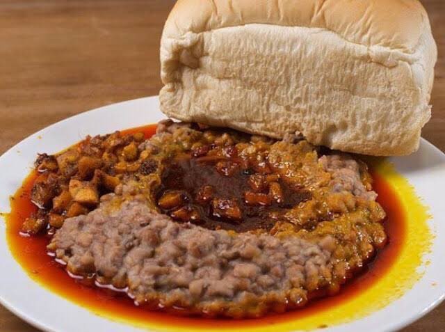 PulseNigeria247's tweet photo. This or That Nigerian Food/Snack Edition!
#Thread 🧵

Bread and Beans or Bread and Akara https://t.co/FQh83rqlNX