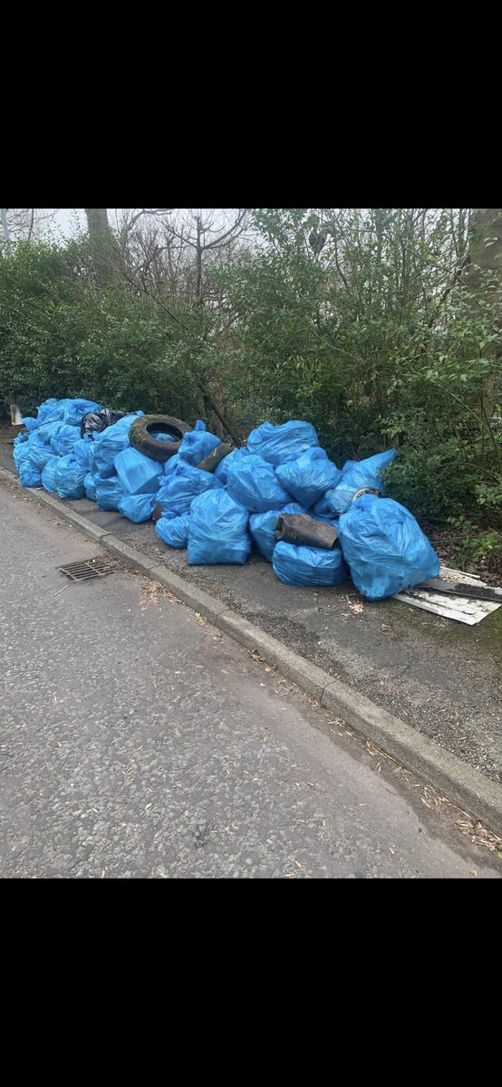BoldandC's tweet photo. Great work from the local community today down Bold road. BPC and Woody Wombles working hard to keep our streets clean and tidy @sthelenscouncil @WarringtonBC https://t.co/1TD7nGXYay
