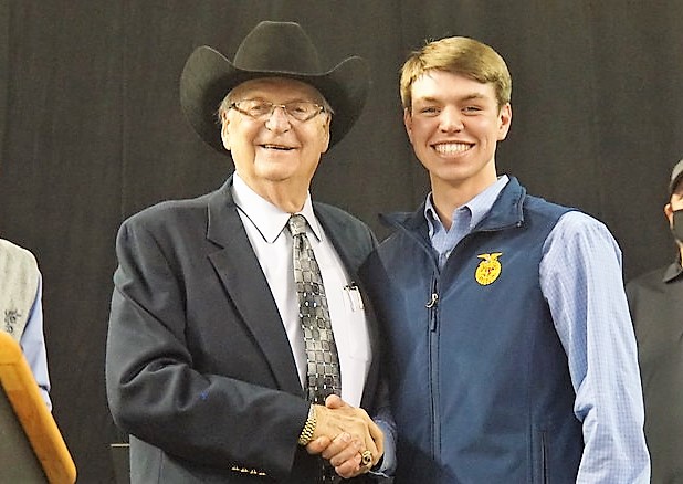 Ron_on_RON's tweet photo. Braden Burns of Kingfisher Named Premiere Showman at 2021 OYE- Receiving Robert Funk Achievement Award https://t.co/g5rLvN4p9a https://t.co/NeNMdv4BlV