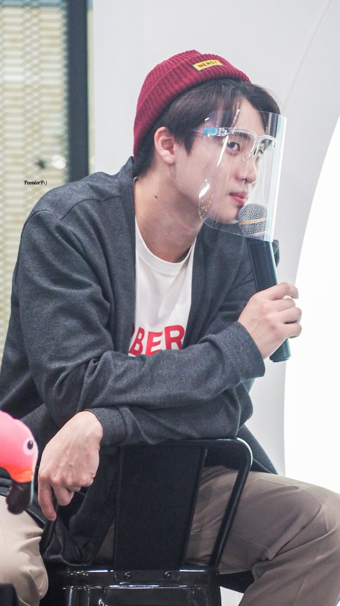 PooniorP's tweet photo. ไอติมหน่ะเรียกว่าหวานเย็น แต่ที่เธอหน่ะเป็นเรียกว่า หวานใจ
"ก้อแค่คิดถึง🥺"
@m34nismind
#MeanPhiravich
#MeanTro
#MeanFunFest https://t.co/BmAHT61m76