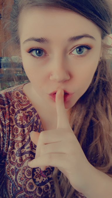 Shhhhh I won&rsquo;t tell if you won&rsquo;t. 😘 https://t.co/8xFVKKUCje<a href="/tag/whispering"class="tags"><span>#whispering</span></a><a href="/tag/asmr"class="tags"><span>#asmr</span></a><a href="/tag/asmrpoetry"class="tags"><span>#asmrpoetry</span></a>