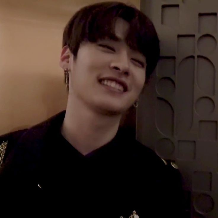 :(
#리노 #LeeKnow <a href="/Stray_Kids/">Stray Kids</a>