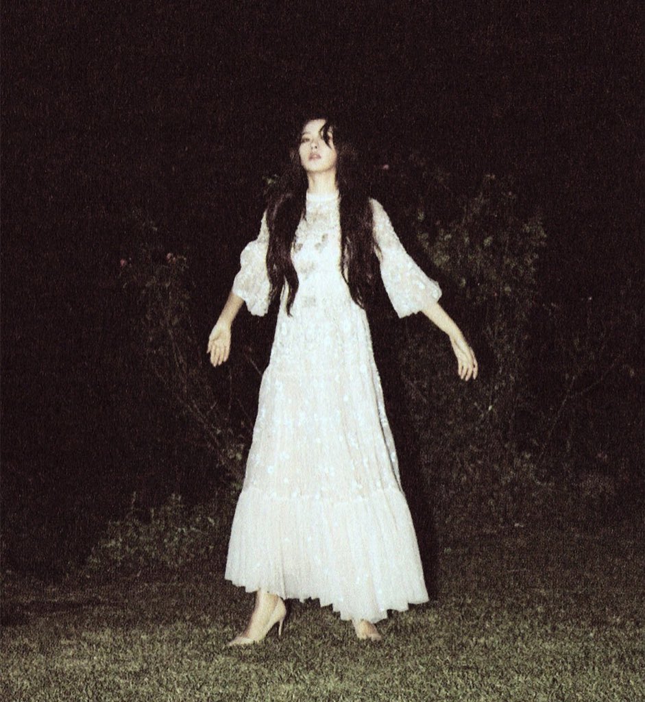 28seulgi's tweet photo. i’ve never seen these before????? psycho teasers are really creepy https://t.co/fuDbzWKFok