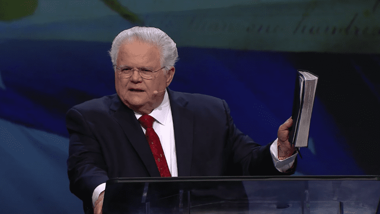 hemantmehta's tweet photo. Pastor Who Said the True Vaccine Was “Jesus Christ” Now Admits He Got His Shots https://t.co/kdX5gOZwhD https://t.co/MibfDPAYB4