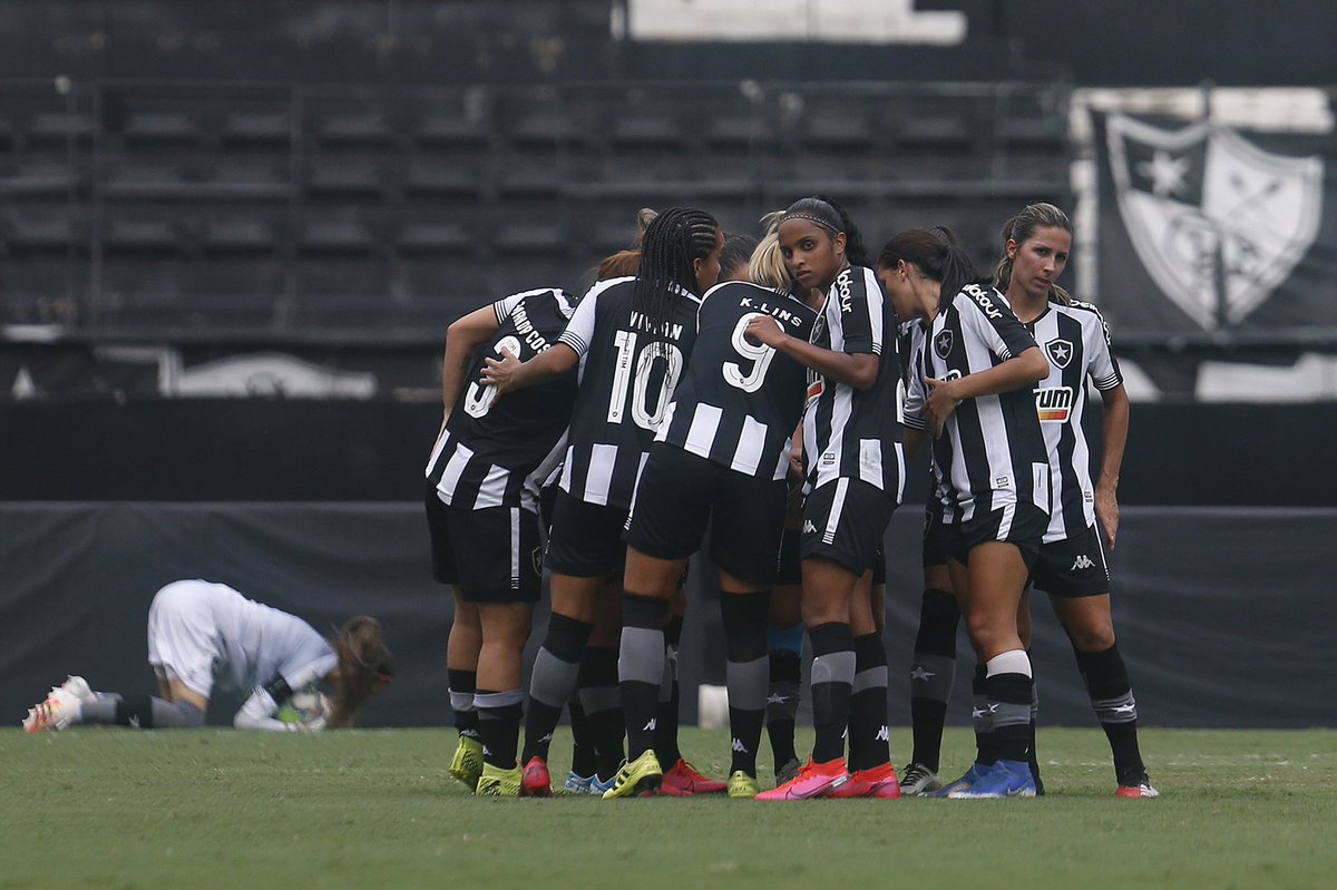 EspacoGlorioso's tweet photo. TÁ CHEGANDO A HORA!!

Às 15h tem Botafogo x Fluminense na decisão do Campeonato Carioca.
Que esse título venha para coroar um trabalho BRILHANTE que vem sendo realizado no futebol feminino do Botafogo.

VAMOS, GLORIOSAS!
🔥 https://t.co/Lb0BqPRDHe