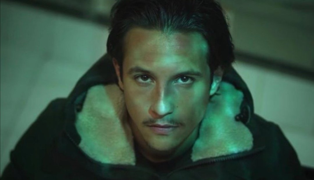 Lauraouquoifeur's tweet image. Mesdames messieurs, je vous présente Nekfeu.