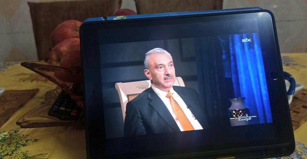 اذا لم يتفق اثنين سيتفق واحد على حب هذا الانسان لبلده والشخص الوحيد الذي تكلم بأسم العراق بكل وقت وهذا ليس مدحاً بقدر ما هي حقيقة يعلمها الجميع 
حفظك الله من شر المتربصين بك ❤️

#السطرالاوسط